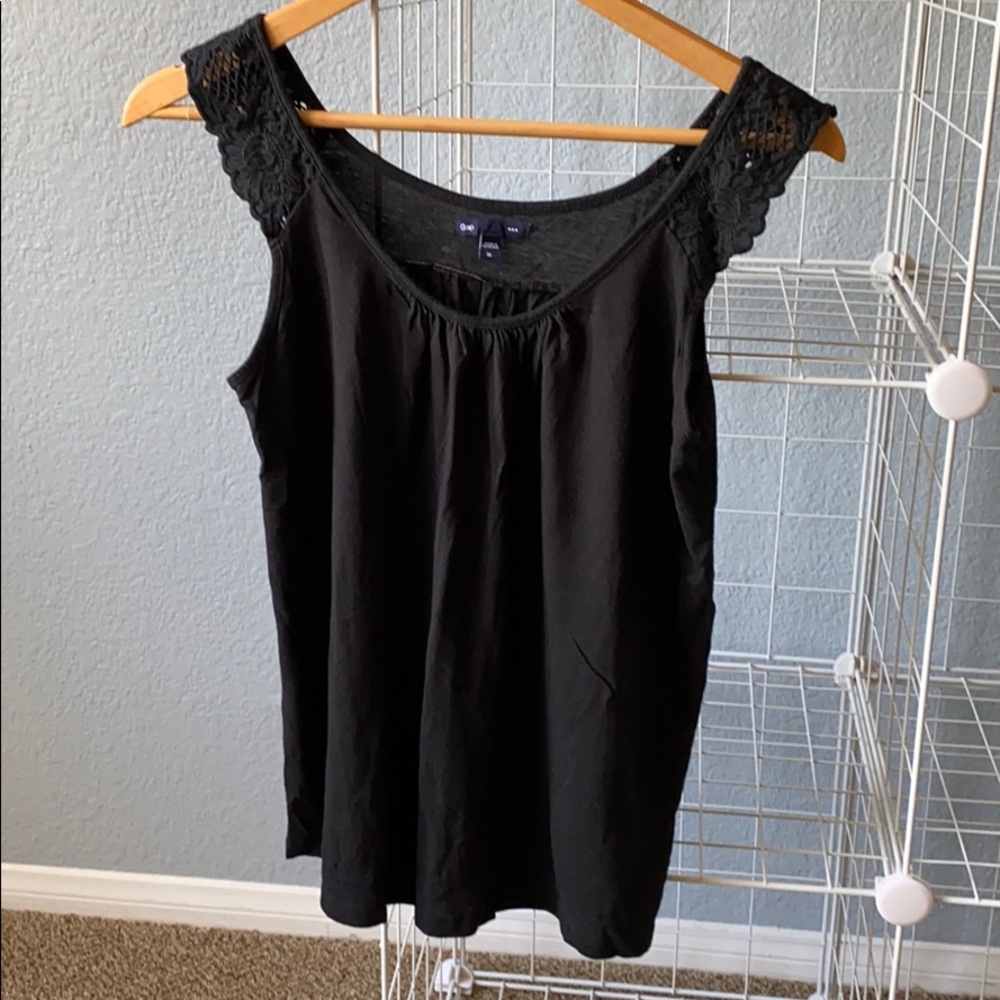 Gap black sleeveless blouse